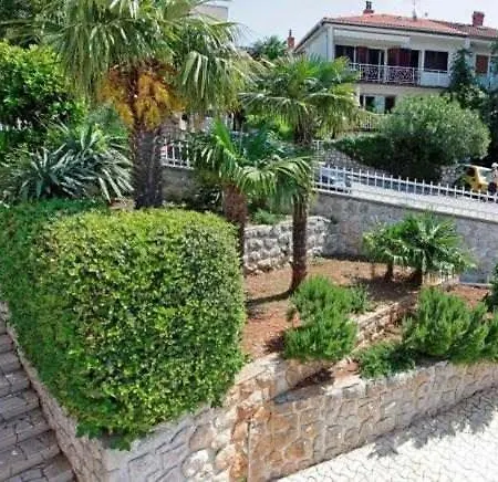 In With Terrace, Air Conditioning, Wi-fi Apartman