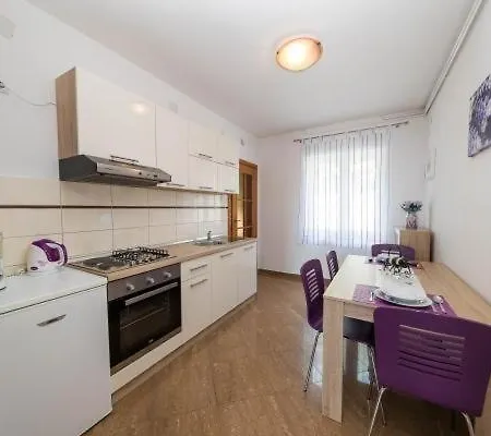 In With Terrace, Air Conditioning, Wi-fi